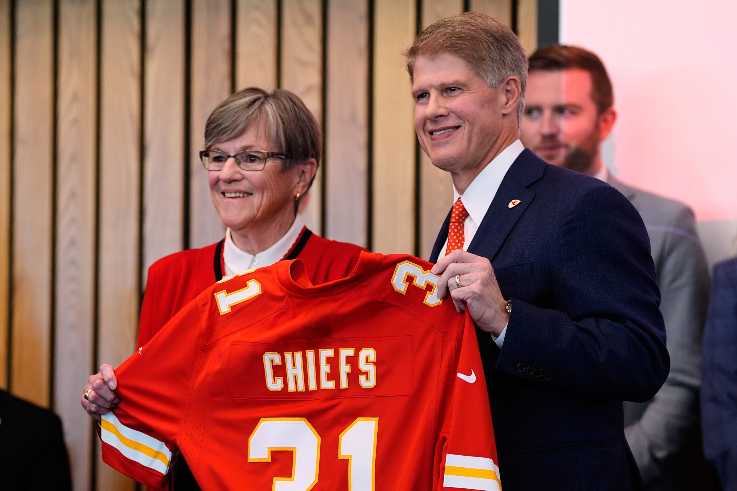 Kansas City Chiefs Mas ウニフォーム L Royals face tough stadium decision of their own as Chiefs move to